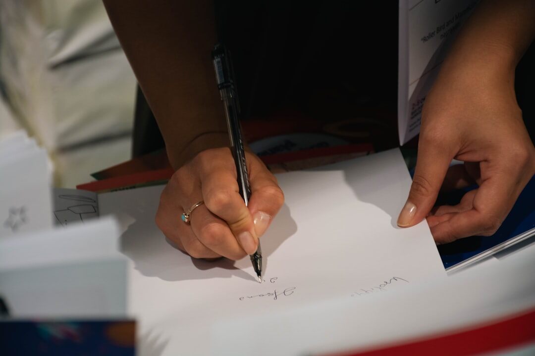 singer signing autographs